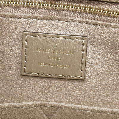 Louis Vuitton  Empreinte Monogram Giant Onthego MM Tourterelle RFID