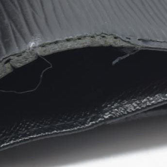 $905 LOUIS VUITTON Epi Porte Monnaie Billets Viennois Wallet