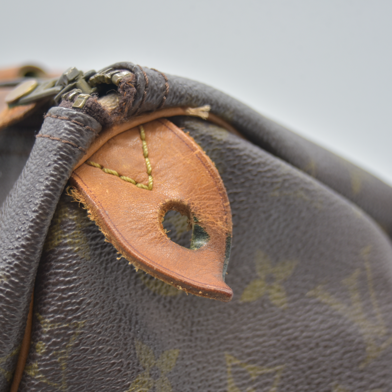 $1550 1982 Louis Vuitton Monogram Speedy 30 822
