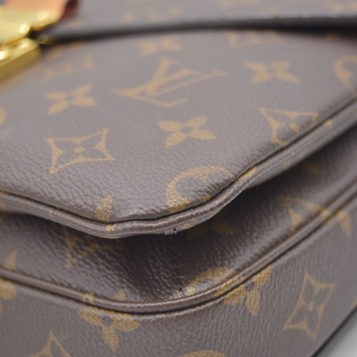 $2840 2020 Louis Vuitton Monogram Pochette Metis GI1290