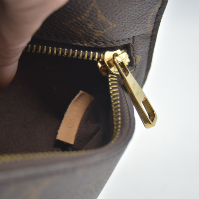 $2840 2020 Louis Vuitton Monogram Pochette Metis GI1290