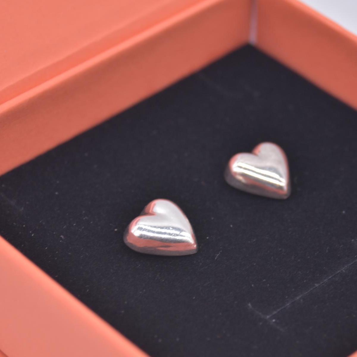 $625 Tiffany Full Heart Silver Earrings CONSIGNMENT 10021084