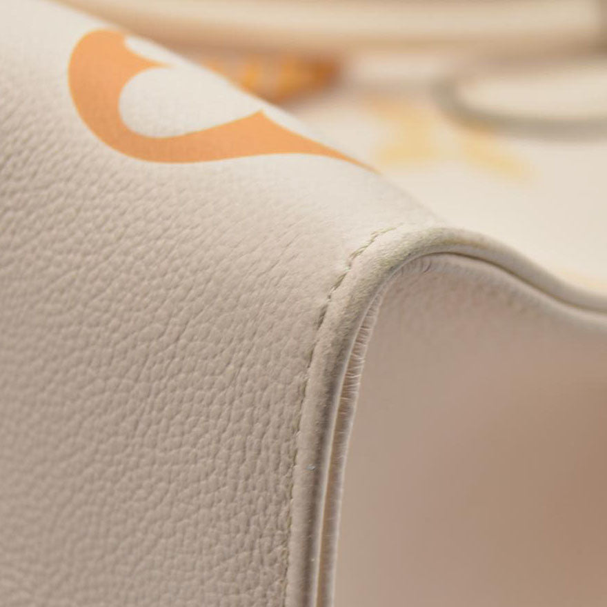 Louis Vuitton Empreinte Monogram Giant By The Pool Onthego MM