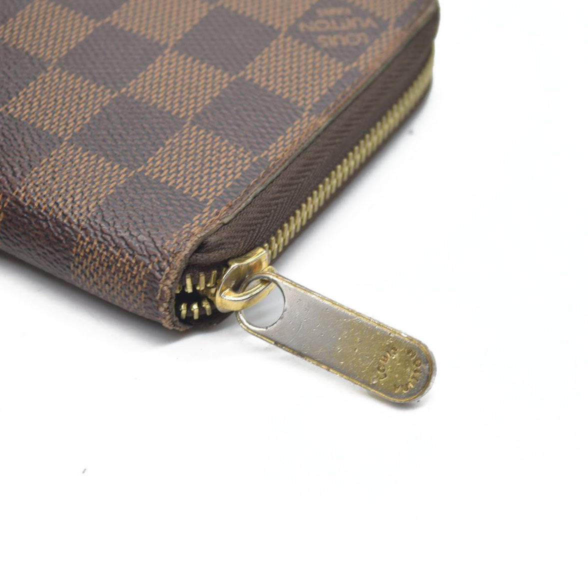 $865 Louis Vuitton  Damier Ebene Zippy Wallet CA3163