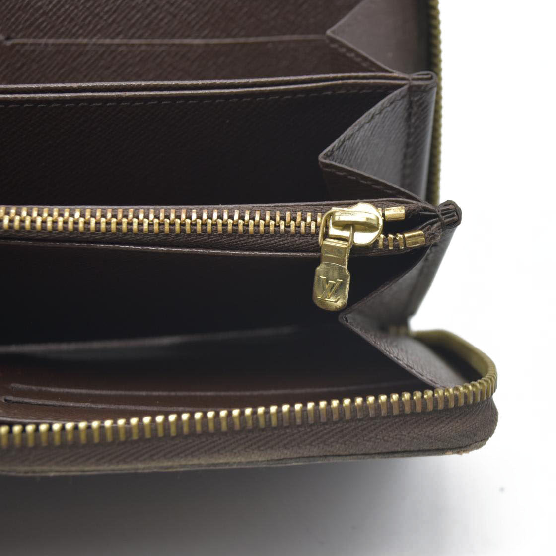 $865 Louis Vuitton  Damier Ebene Zippy Wallet CA3163