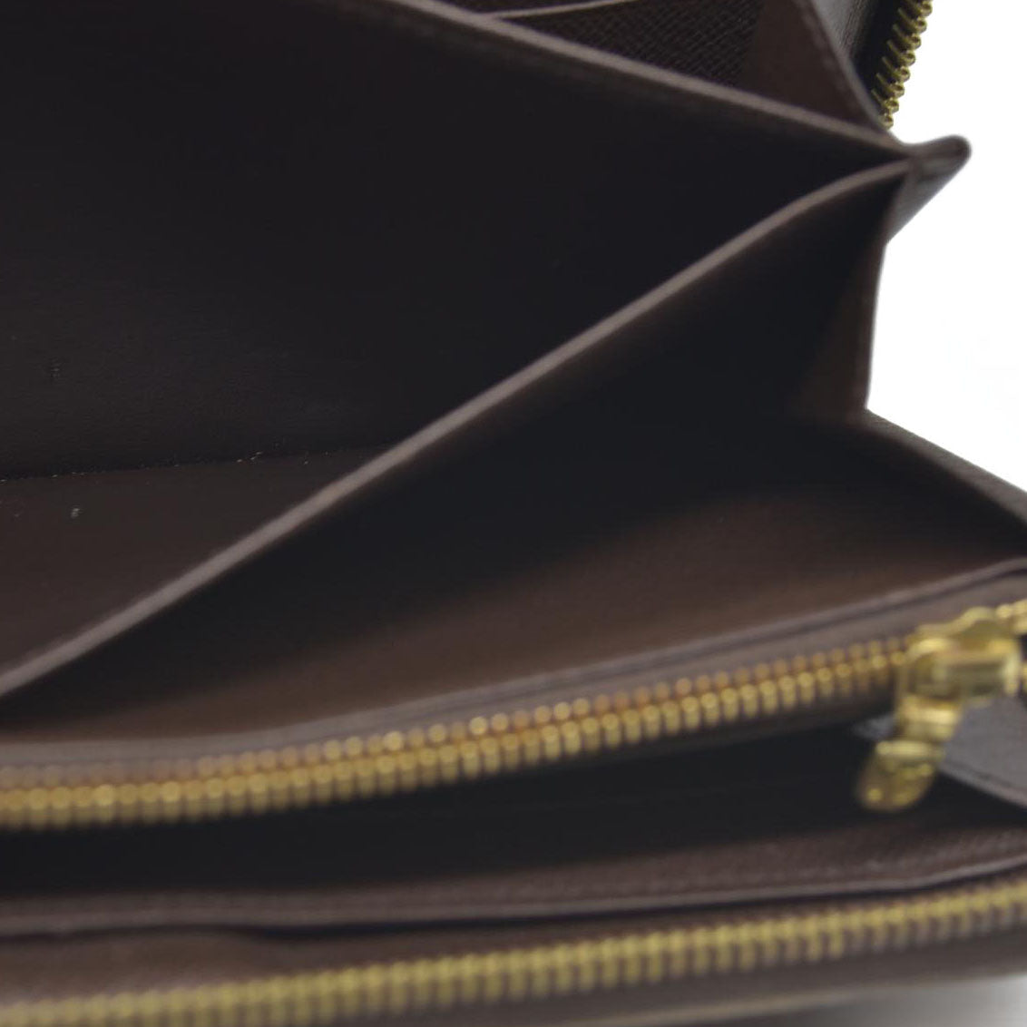 $865 Louis Vuitton  Damier Ebene Zippy Wallet CA3163