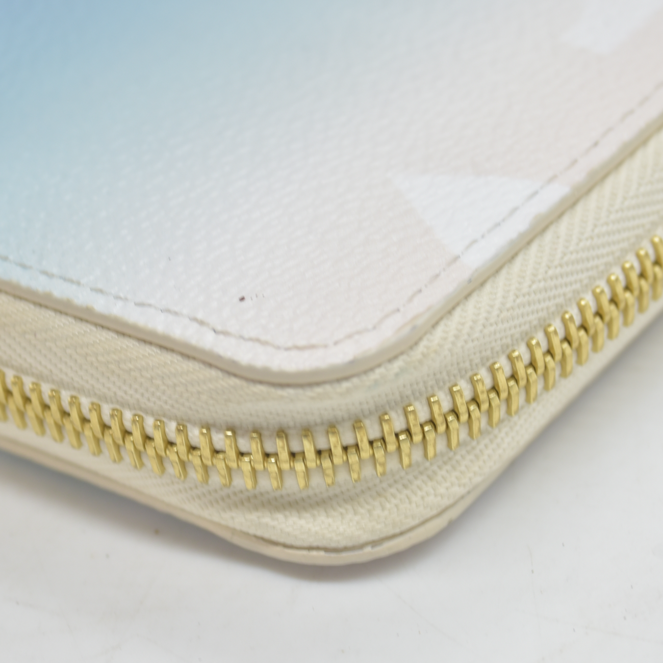 $1120 Louis Vuitton RFID Monogram Giant By The Pool Zippy Wallet Blue CONSIGNMENT