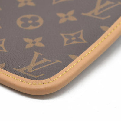 AUCTION Louis Vuitton Monogram Carryall PM Pochette