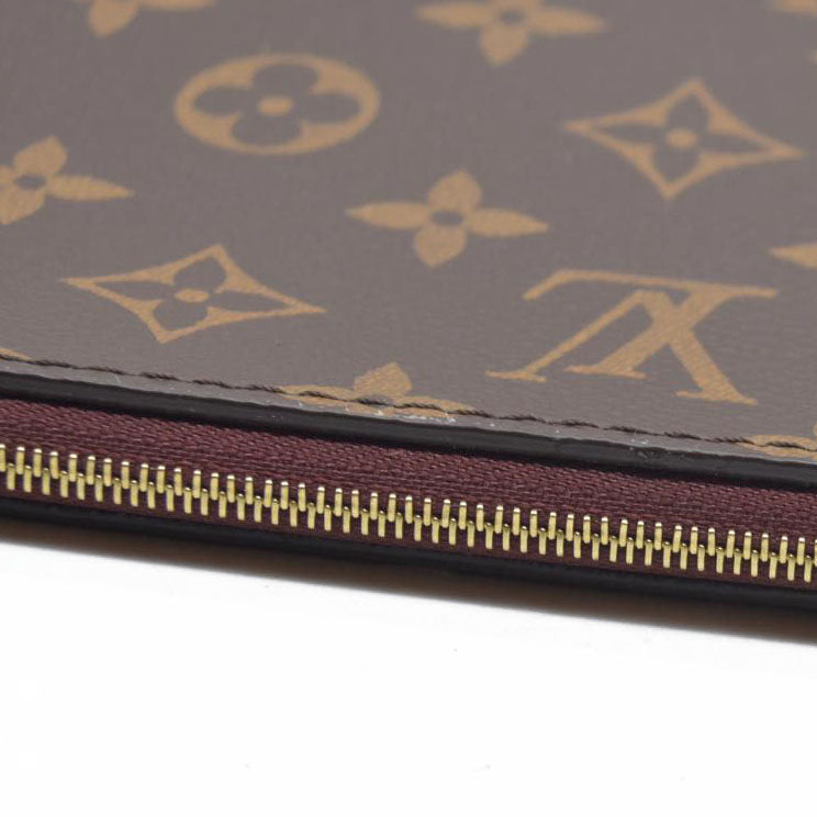 AUCTION Louis Vuitton Monogram Carryall PM Pochette