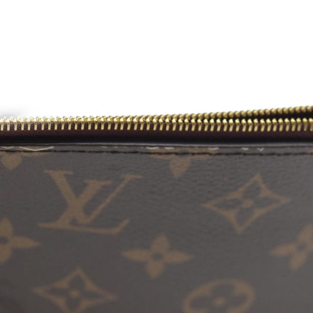 AUCTION Louis Vuitton Monogram Carryall PM Pochette