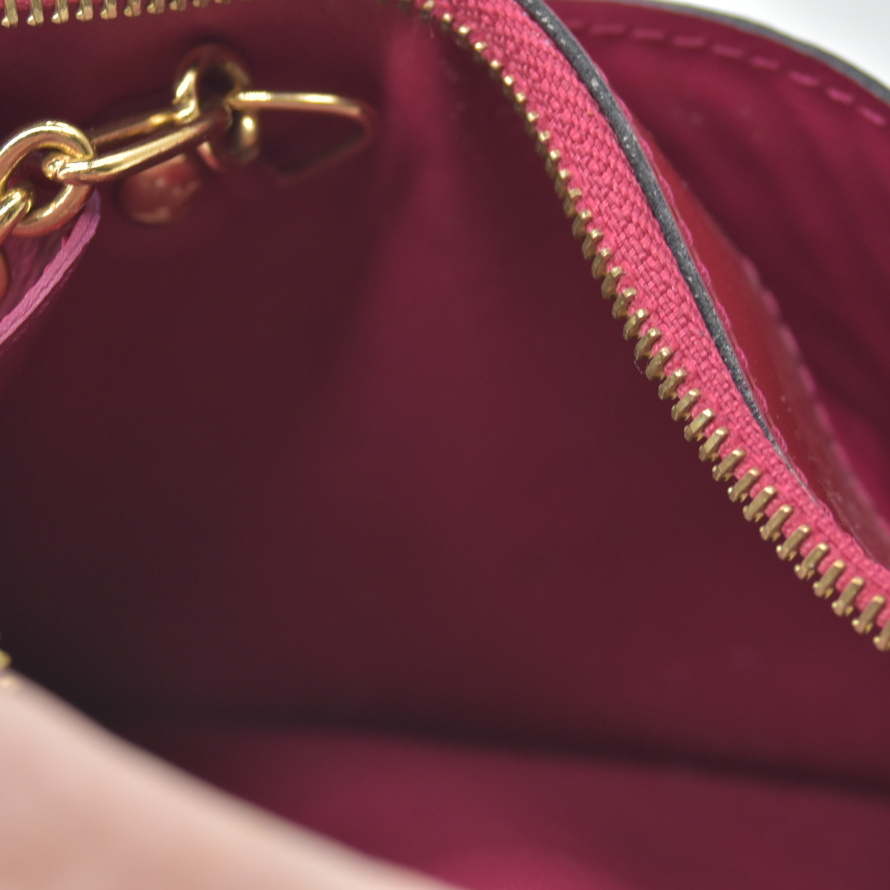 $490 2013 WELL WORN  Louis Vuitton Vernis Key Pouch Rose Indien CONSIGNMENT CA1123