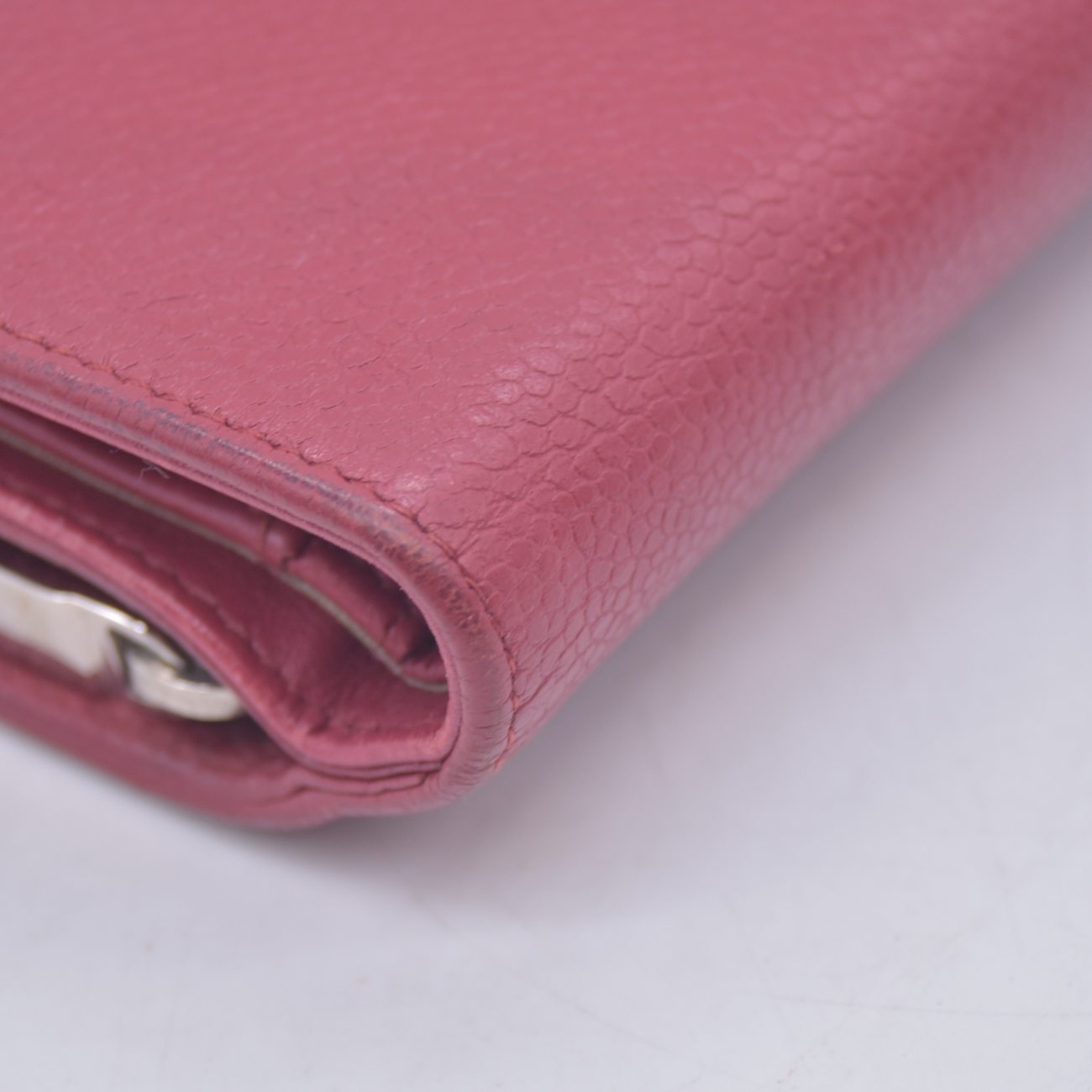 $1400 Chanel 2012 Red Quilted Caviar Leather CC-Stitch Organizer Wallet 10021115