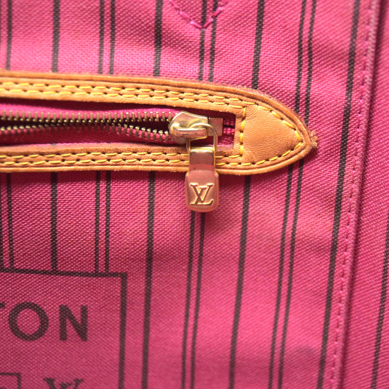 $2170 Louis Vuitton  Monogram Neo Neverfull MM Fuchsia AR5105