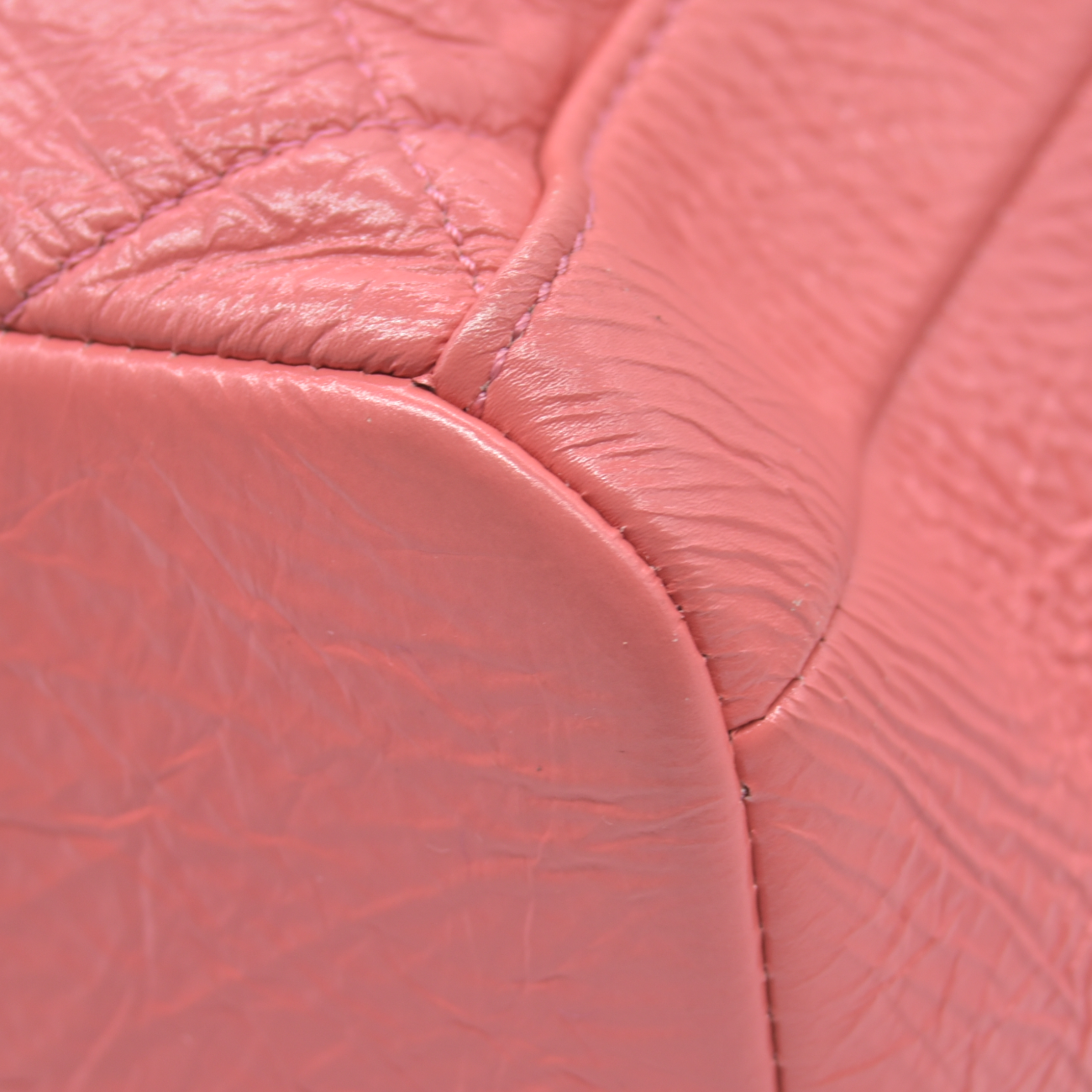 $4500 Chanel Pink CC Chain Drawstring Bucket Bag Leather