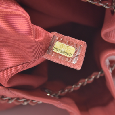 $4500 Chanel Pink CC Chain Drawstring Bucket Bag Leather