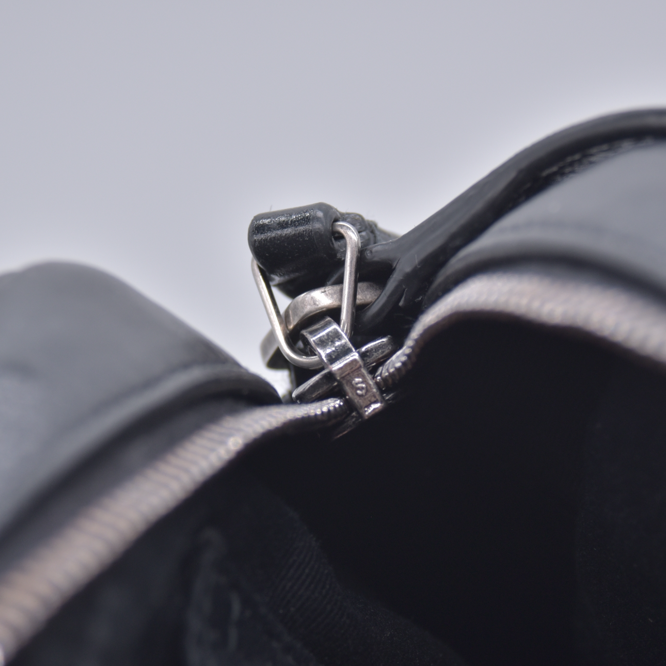 $1950 2018 Saint Laurent Chevron Crossbody Bag 10021135