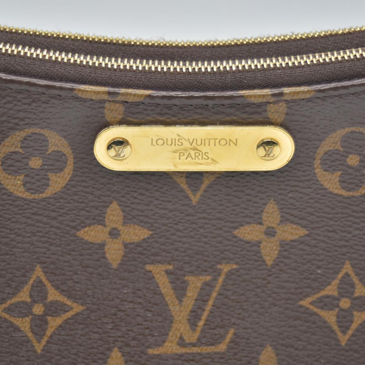 $1,950 LOUIS VUITTON Monogram Liv Pochette