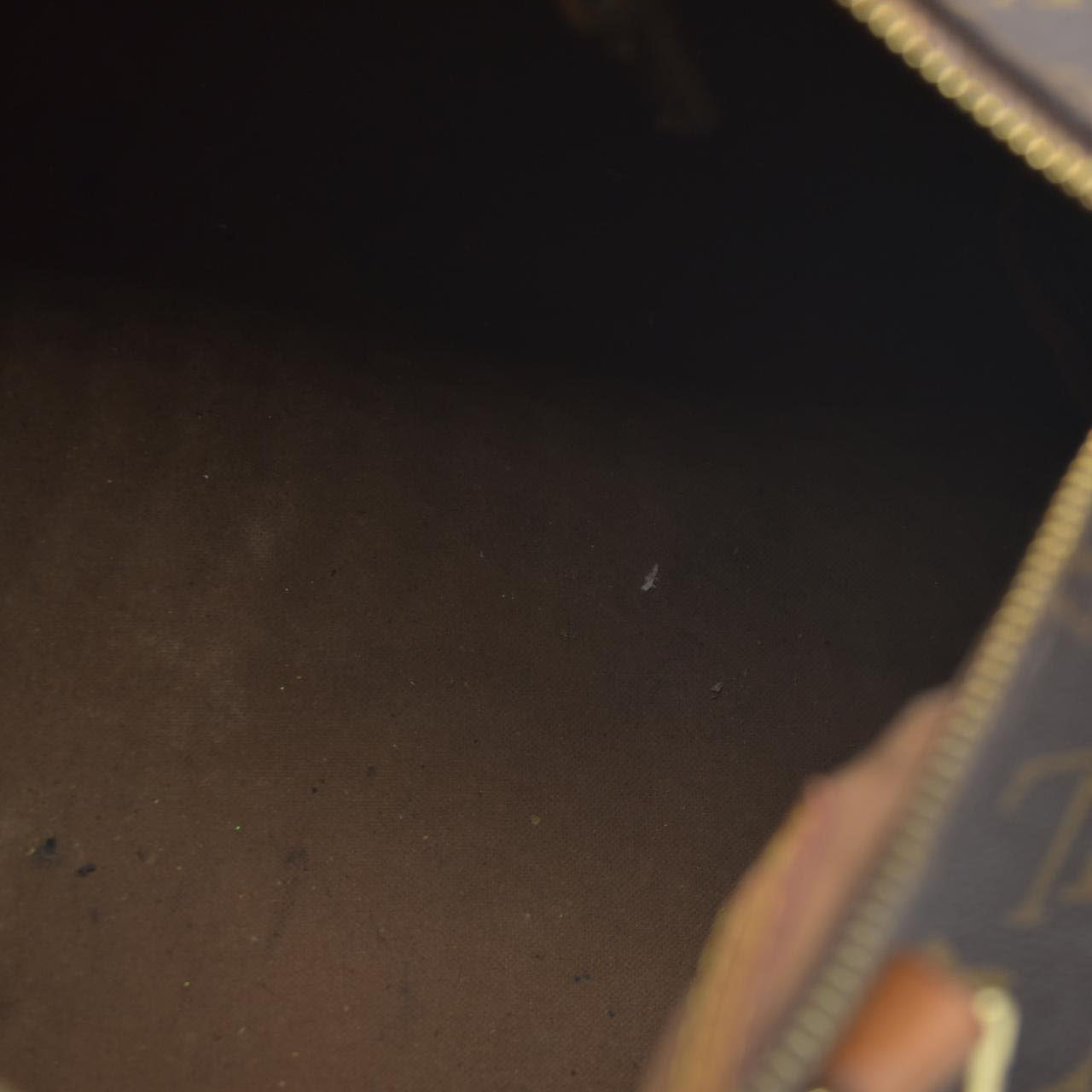 $1550 Louis Vuiton Monogram Speedy 30 SD1193