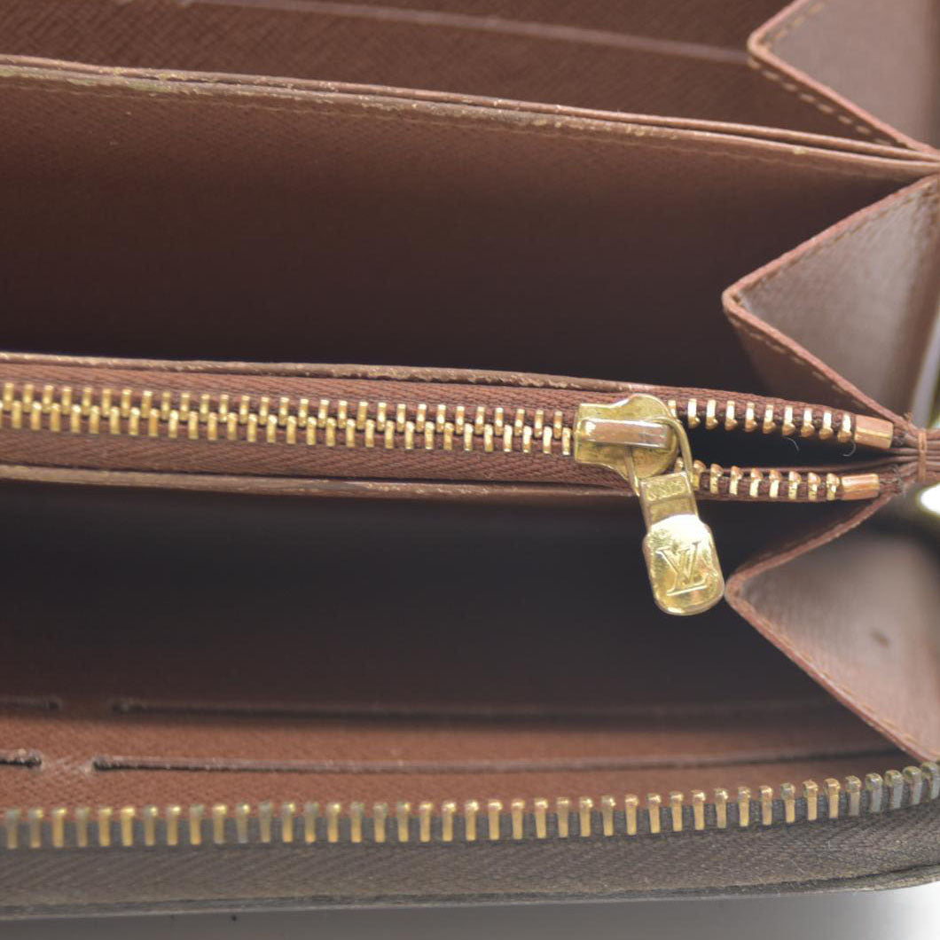 Louis Vuitton  Monogram Zippy Wallet CA1102