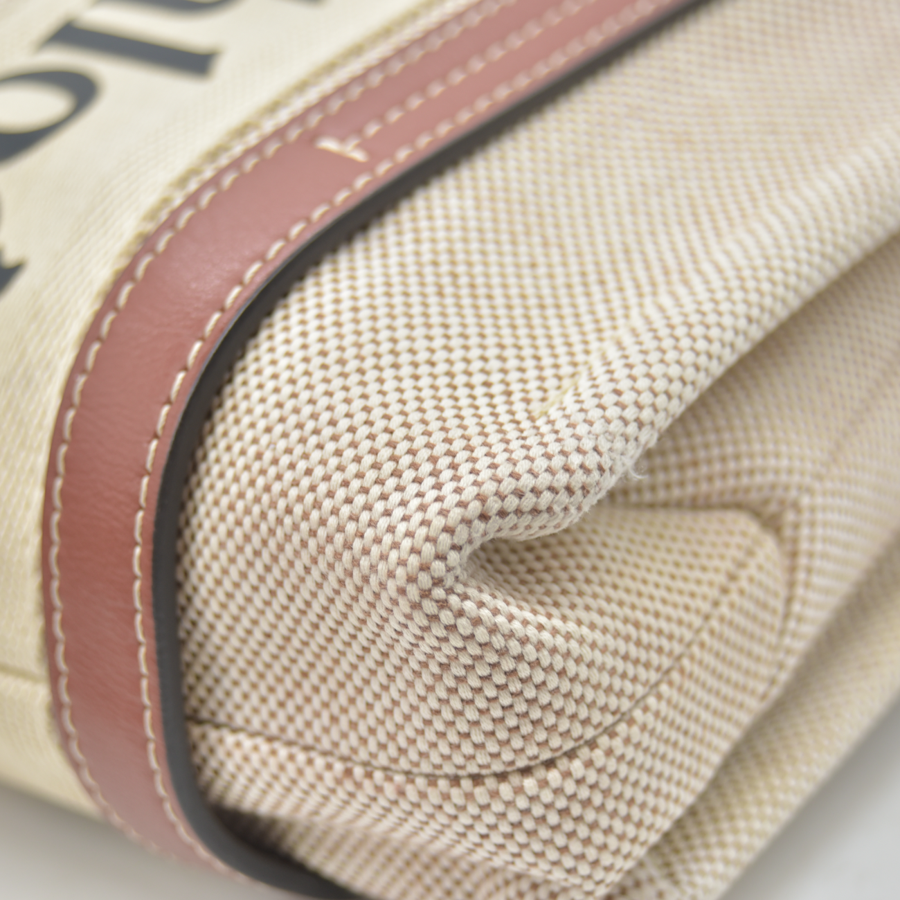 $1250 Chloe Linen Calfskin Small Woody Ribbon Tote  White Brown