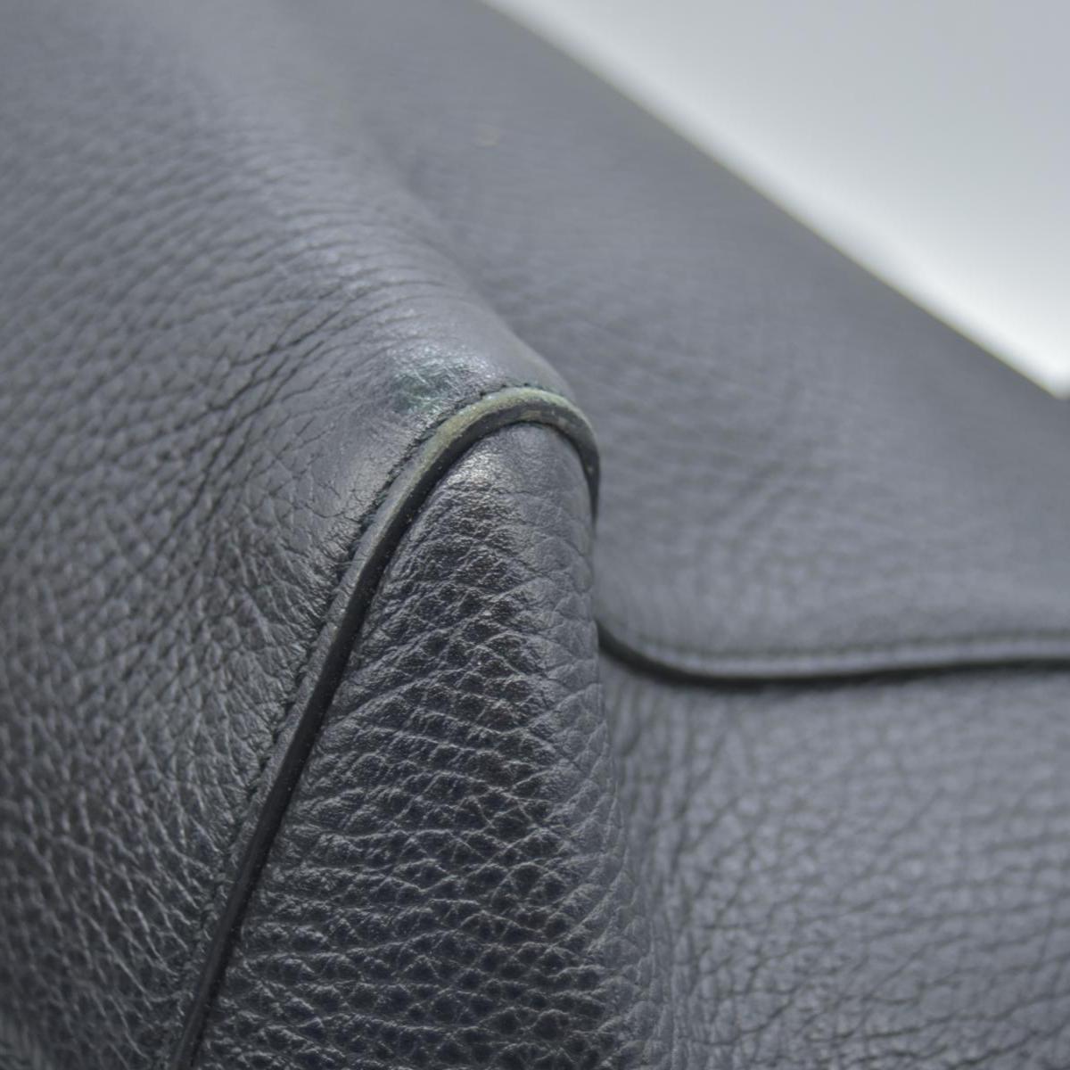 $1100 Gucci Pebbled Calfskin Small Swing Tote Black
