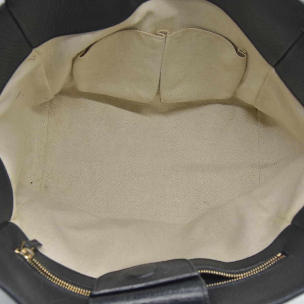 $1100 Gucci Pebbled Calfskin Small Swing Tote Black