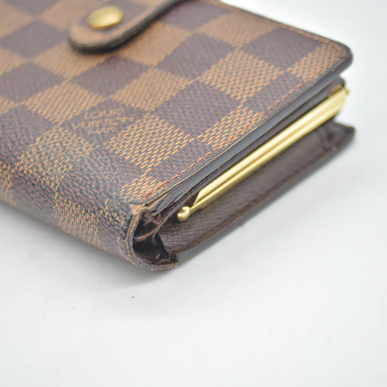 $750 2003 Louis Vuitton Damier Ebene Kisslock French Wallet MI0043
