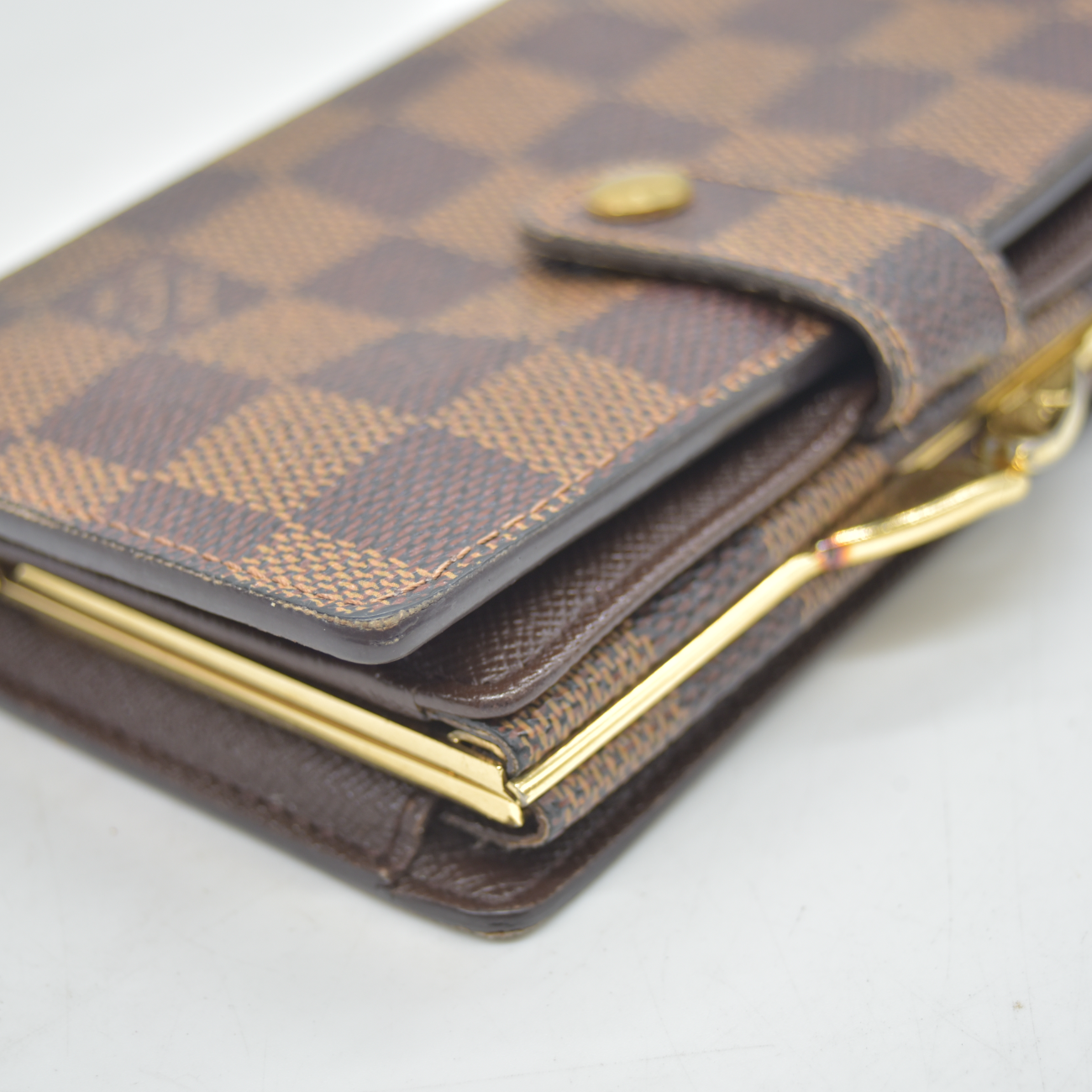 $750 2003 Louis Vuitton Damier Ebene Kisslock French Wallet MI0043