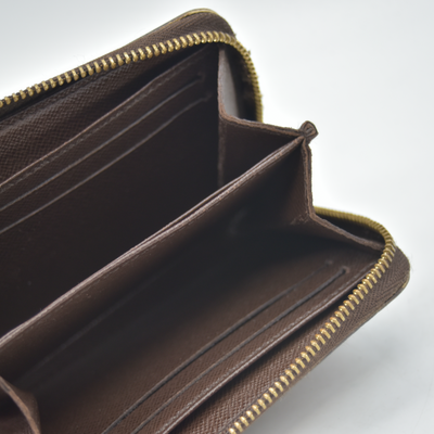$560 2010 Louis Vuitton Damier Ebene Zippy Coin Purse CT2110