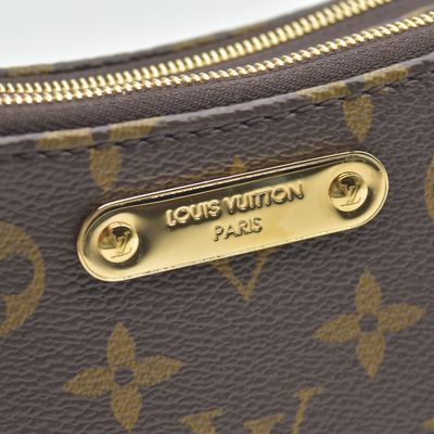 $1890 Louis Vuitton Monogram Liv Pochette RFID Like New