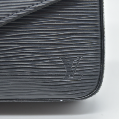 LOUIS VUITTON  Epi Pochette Felicie Black  Noir $1720