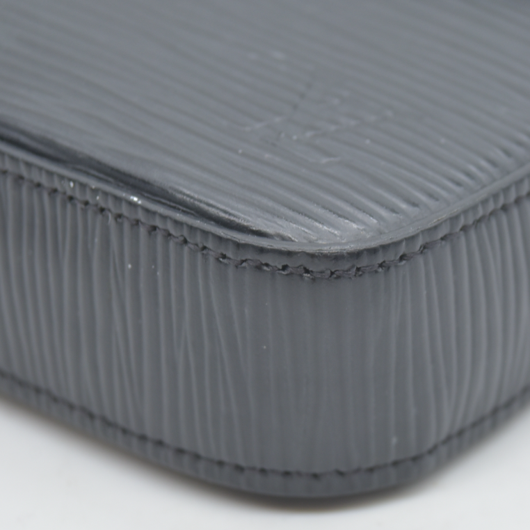 LOUIS VUITTON  Epi Pochette Felicie Black  Noir $1720