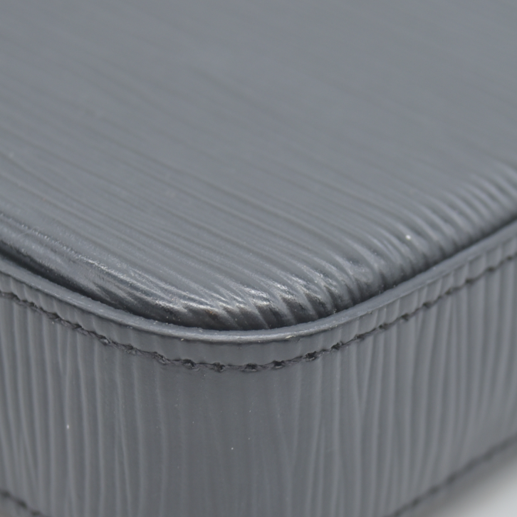 LOUIS VUITTON  Epi Pochette Felicie Black  Noir $1720