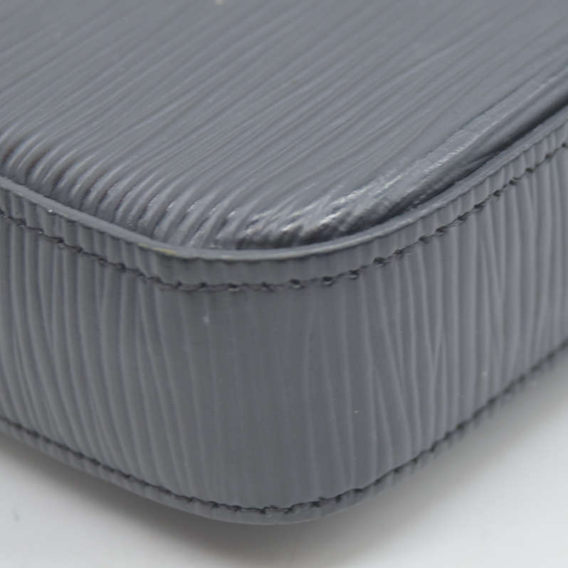 LOUIS VUITTON  Epi Pochette Felicie Black  Noir $1720