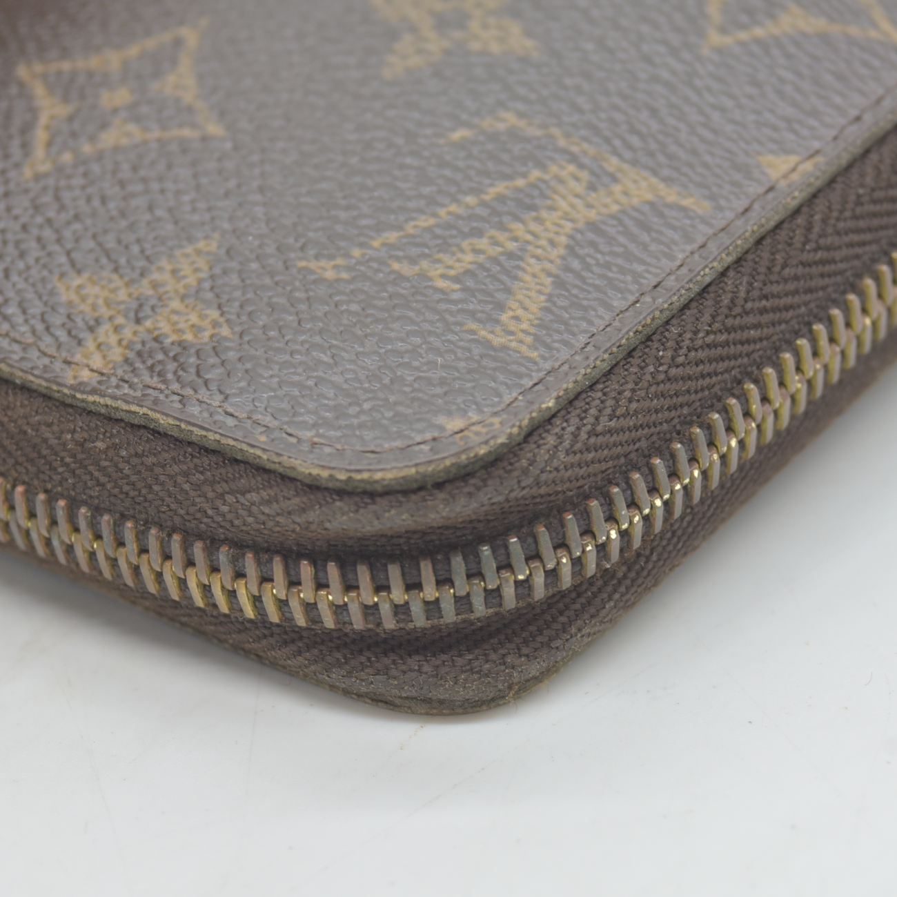 $915 2010 LOUIS VUITTON Monogram Zippy Wallet Brown CA2130