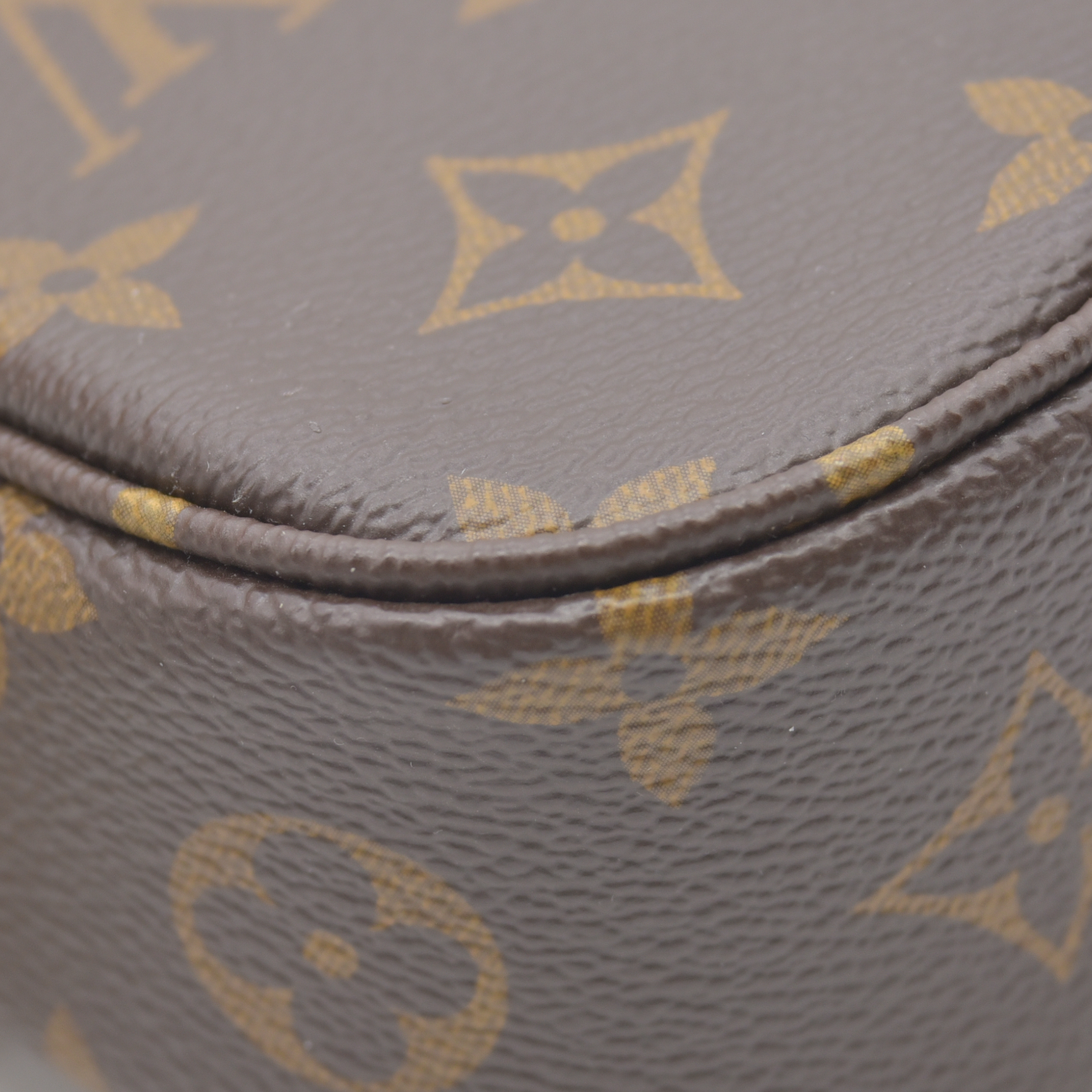 Louis Vuitton  Monogram Ivy Wallet On Chain RFID Like New with Box