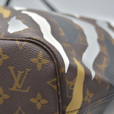 $2550 Louis Vuitton x LoL Monogram Neverfull MM Gold Silver