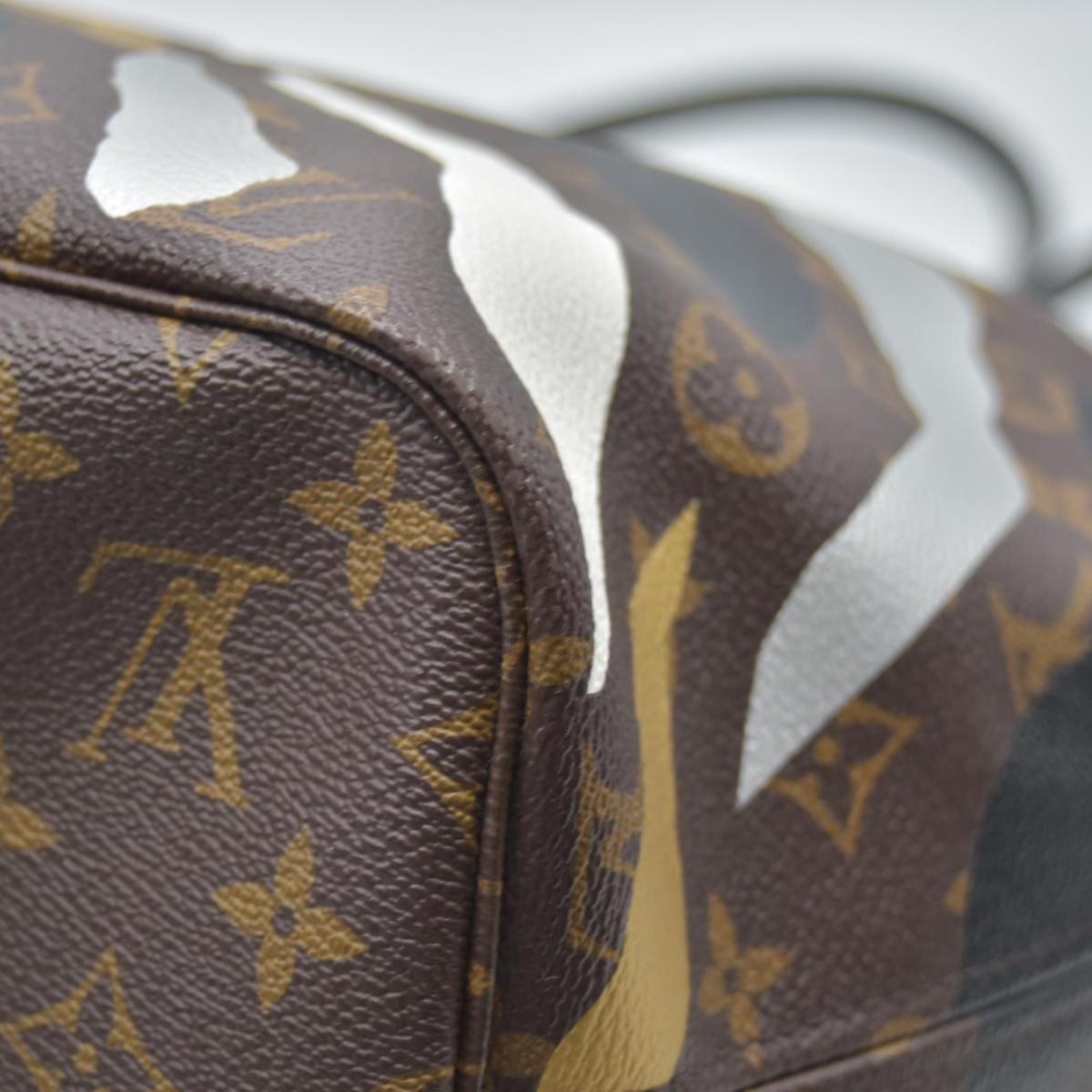 $2550 Louis Vuitton x LoL Monogram Neverfull MM Gold Silver