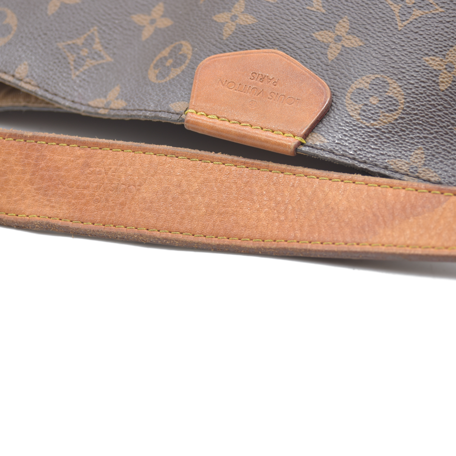 AUCTION $2120 Louis Vuitton  Monogram Graceful MM TX0199
