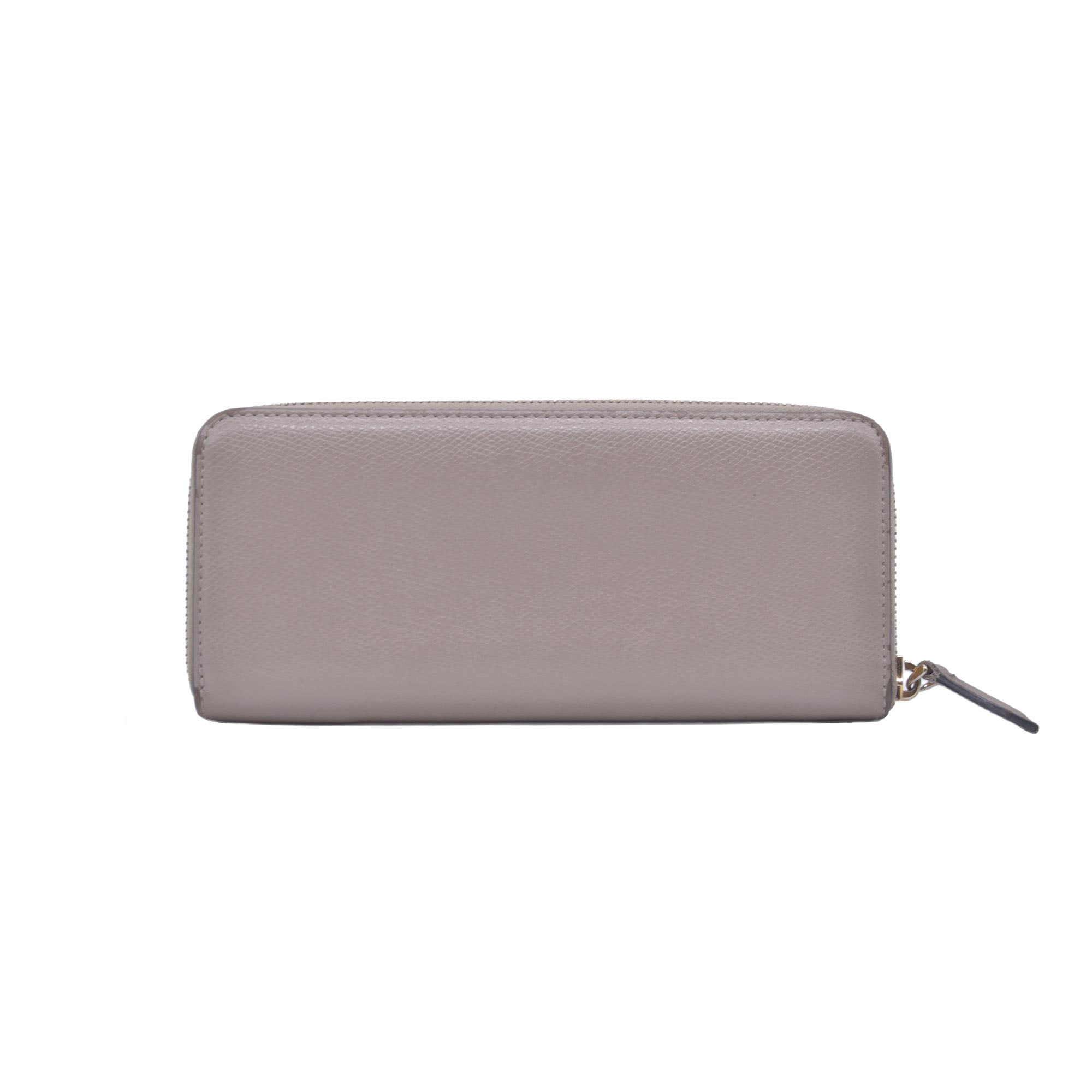 $760 Fendi Vitello Cruis Lucido Fendi Zip Around Wallet Tortora CONSIGNMENT