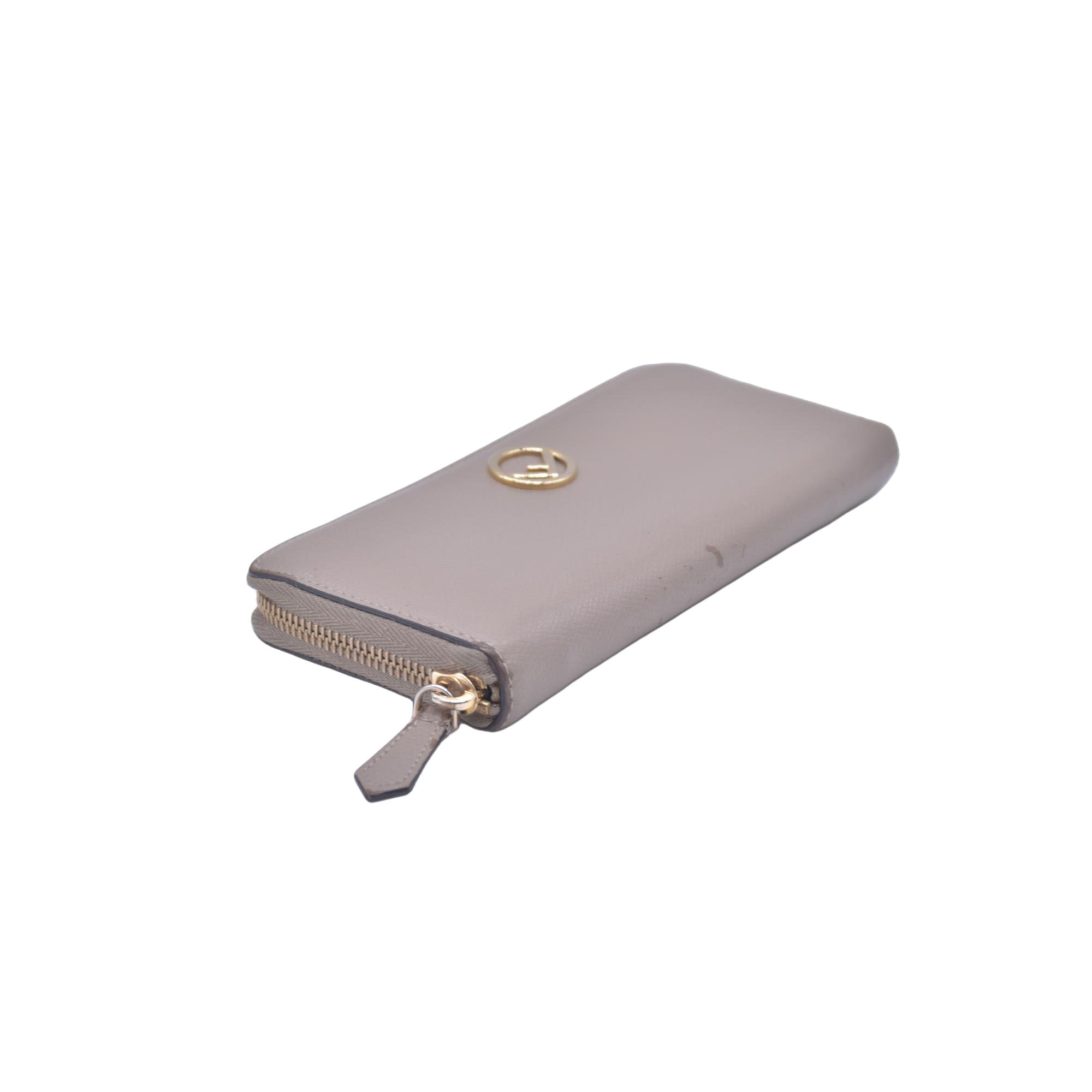 $760 Fendi Vitello Cruis Lucido Fendi Zip Around Wallet Tortora CONSIGNMENT