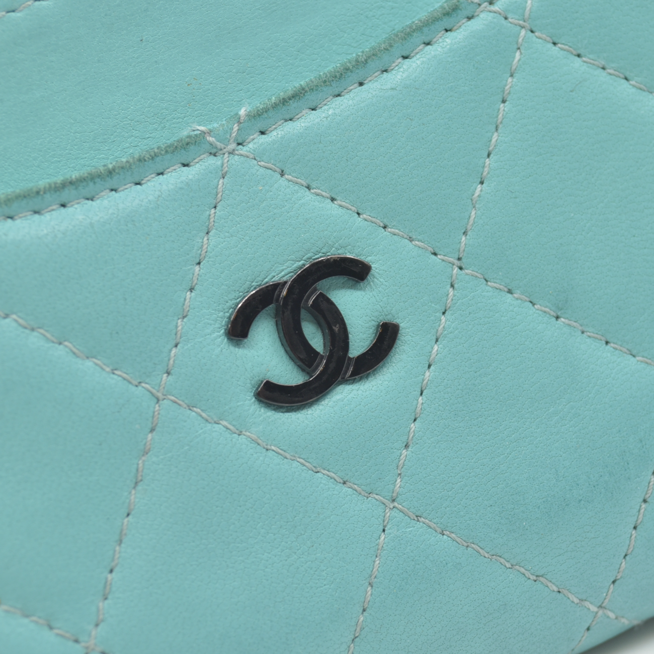$1050 Chanel Matelasse Card Case Monogram Quilted Zip Around