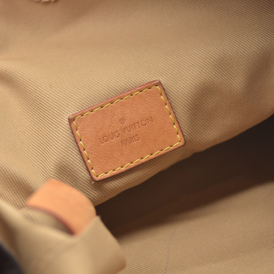 AUCTION $2120 Louis Vuitton  Monogram Graceful MM TX0199