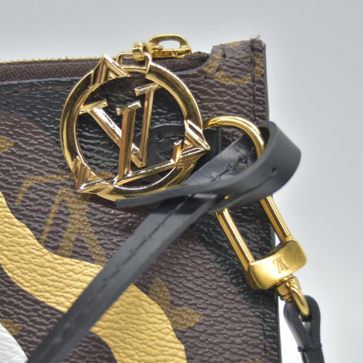 $2550 Louis Vuitton x LoL Monogram Neverfull MM Gold Silver