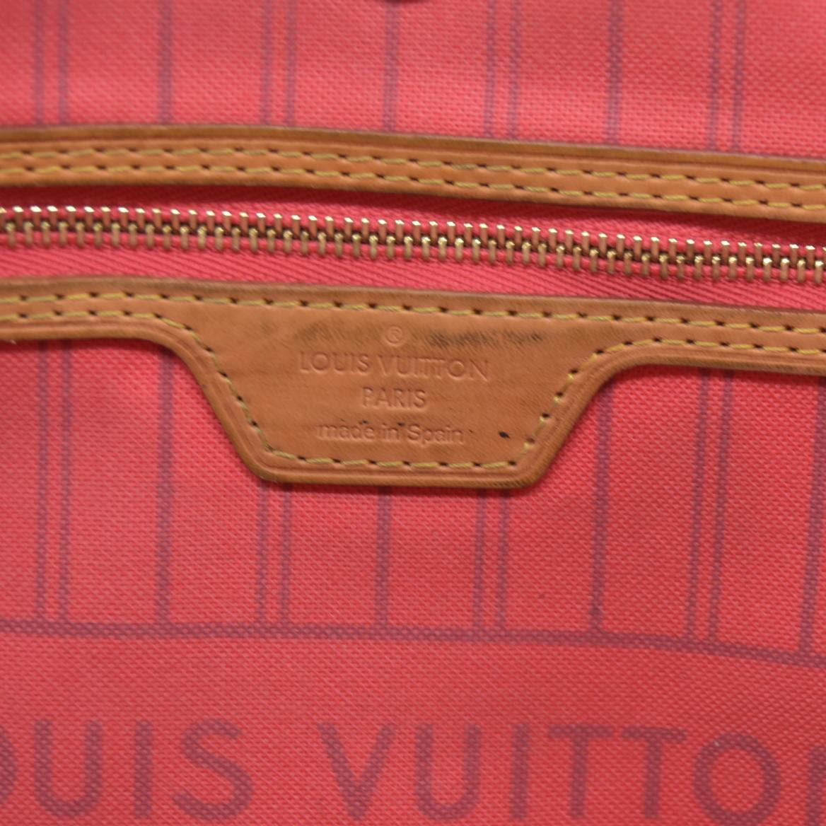 $2030 2015 Louis Vuitton Monogram V Neverfull MM Grenade CONSIGNMENT