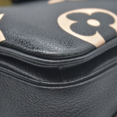 $3300 Louis Vuitton BiColor Pochette Metis Black Cream