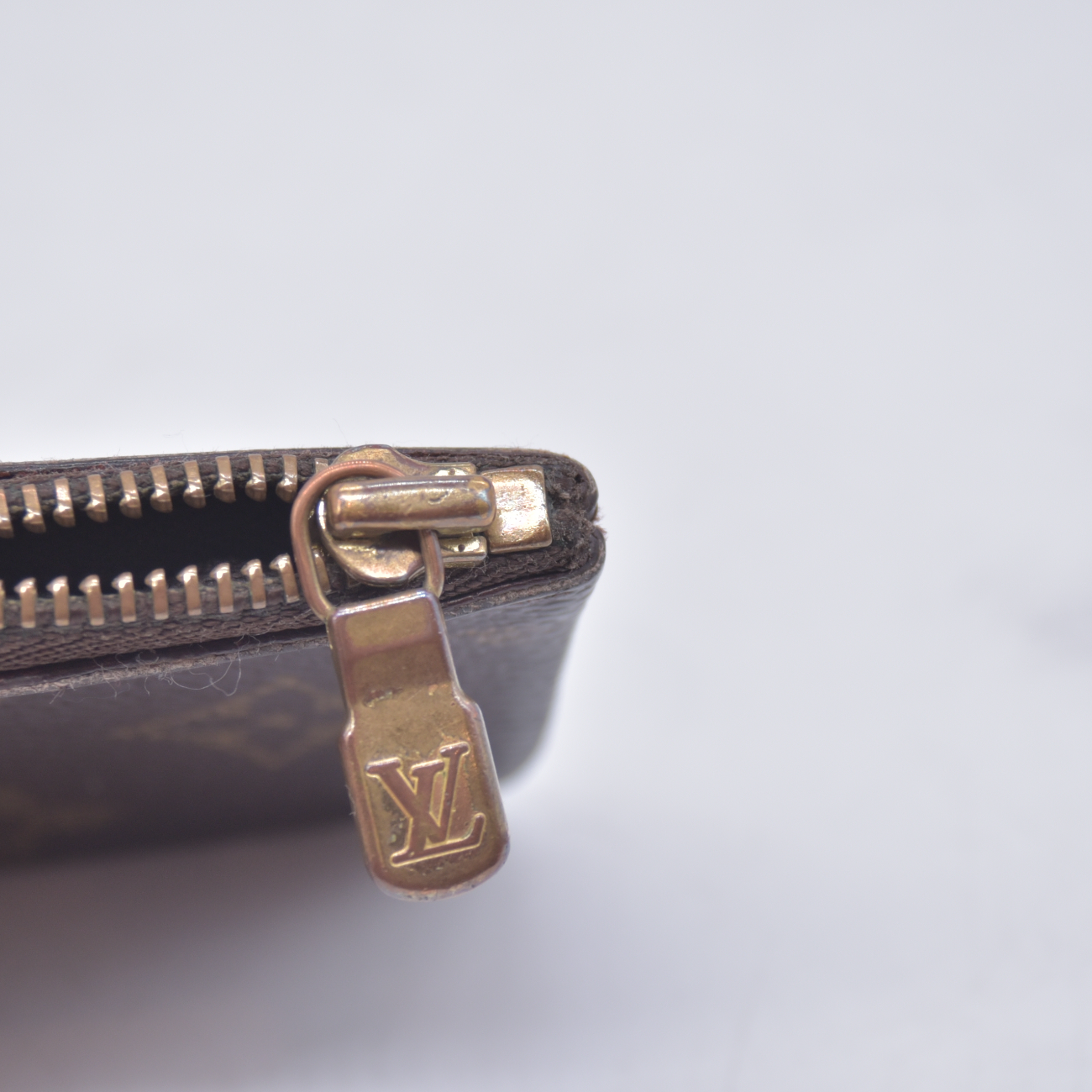 $355 Louis Vuitton Monogram Key Pouch MADE IN USA 10021152