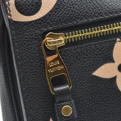 $3300 Louis Vuitton BiColor Pochette Metis Black Cream