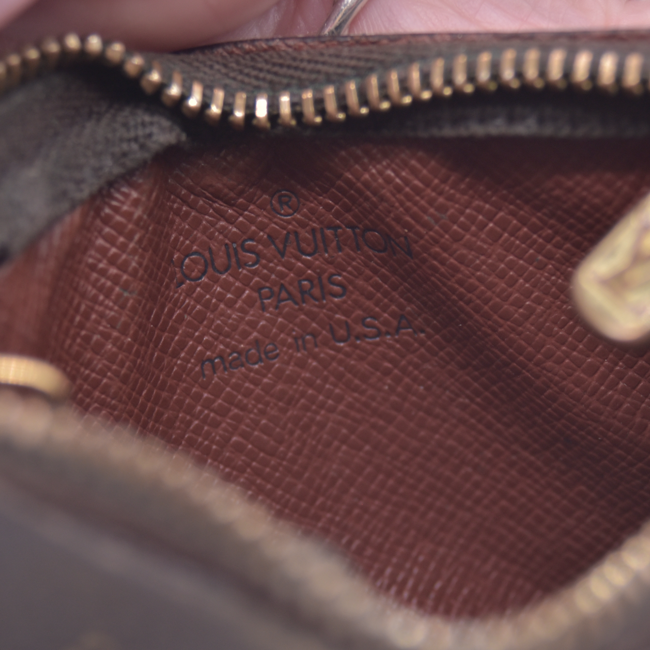 $355 Louis Vuitton Monogram Key Pouch MADE IN USA 10021152