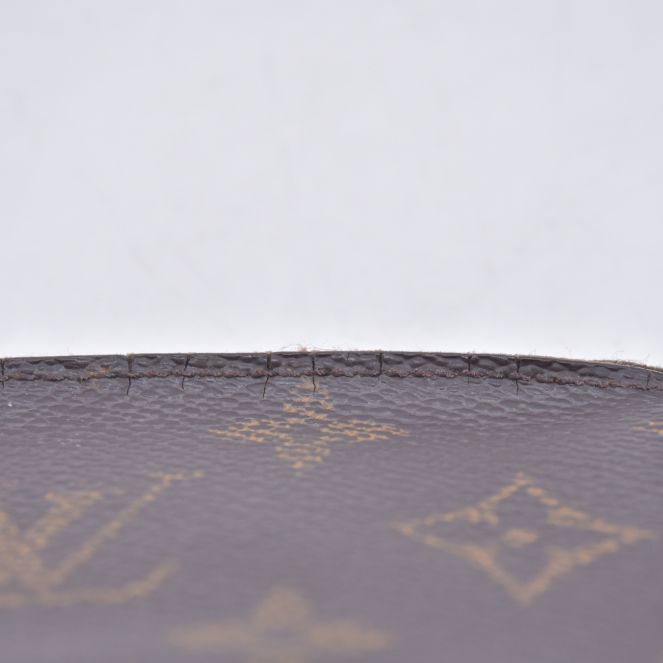 $355 Louis Vuitton Monogram Key Pouch MADE IN USA 10021152